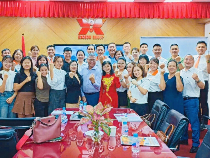 dao tao ve ky nang lanh dao buoc khoi dau cua nhung nha lanh dao day tam huyet