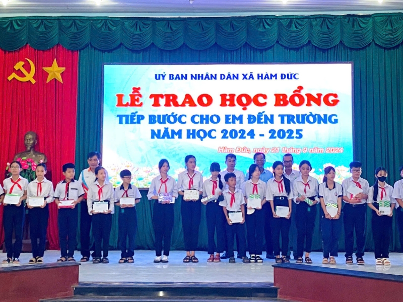 gembankvn phan thiet tiep suc hoc sinh ngheo  nang canh uoc mo tuong lai